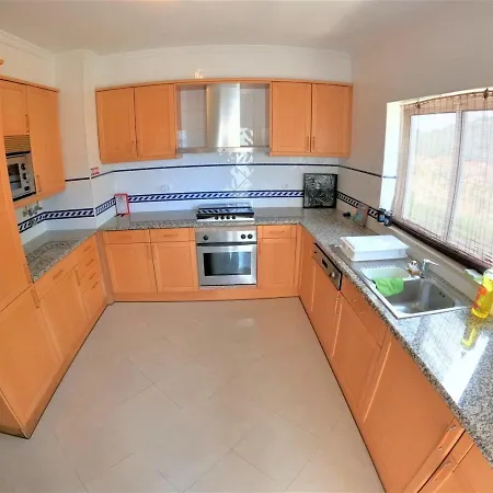Algarve Modern T1 With Balcony In Apartment *