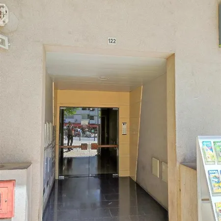 Algarve Modern T1 With Balcony In Lägenhet