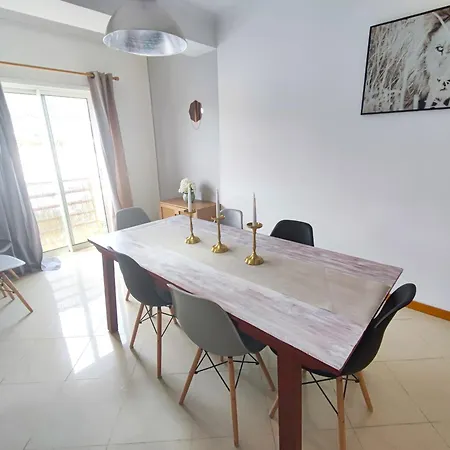 Algarve Modern T1 With Balcony In Lägenhet *