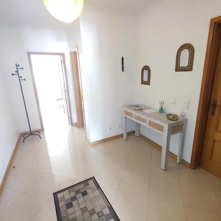 Algarve Modern T1 With Balcony In Lägenhet Albufeira